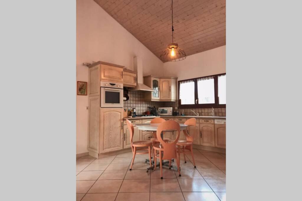 Maison entière au pied du plateau du retord 2 chambres SDB - Vouvray Ochiaz Esterno foto